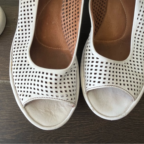 Clarks Clarene Prima Leather Wedge White Sandals Size 9.5 - Picture 5 of 15